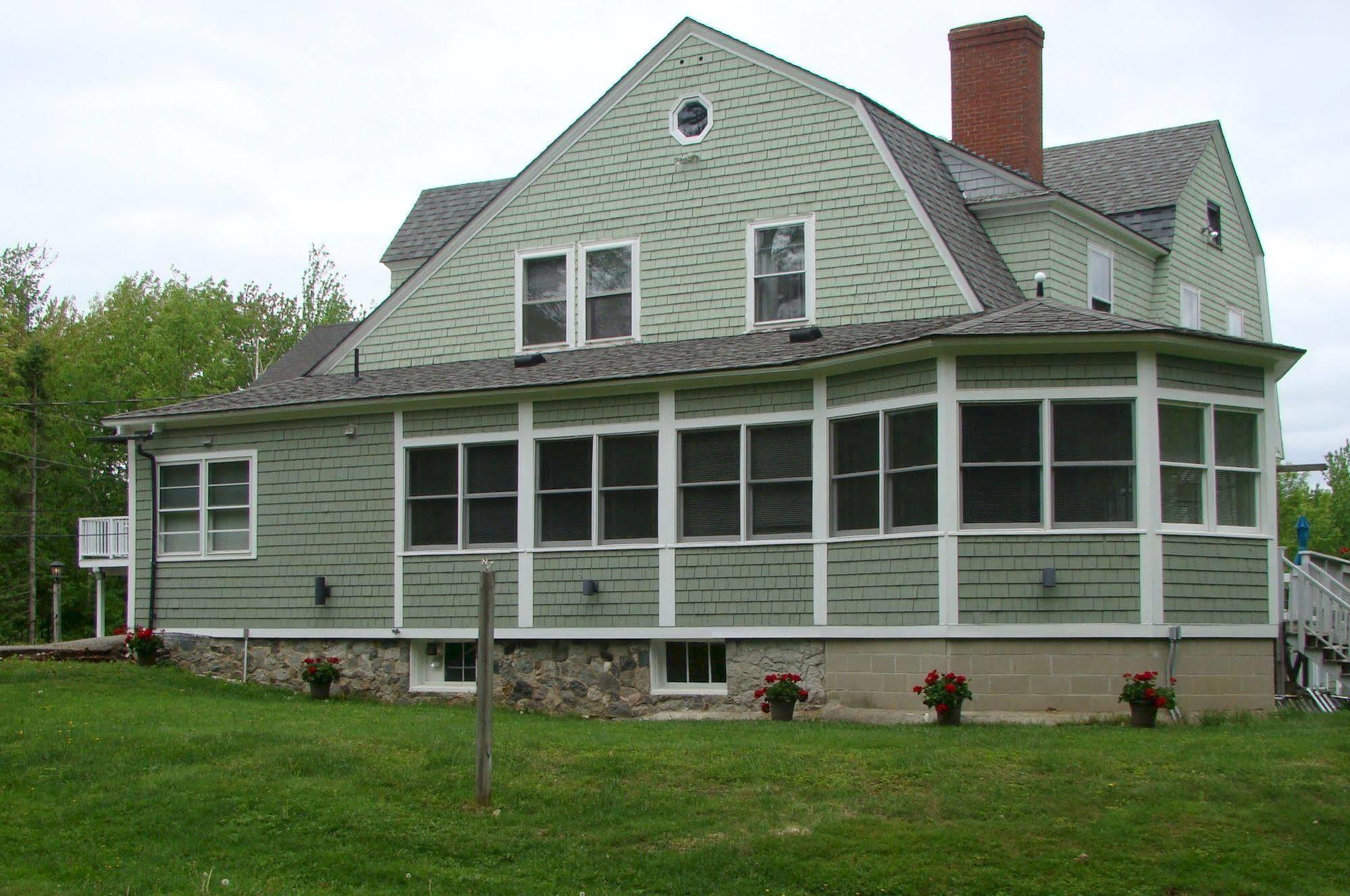 Belfast Breeze Inn Exterior photo